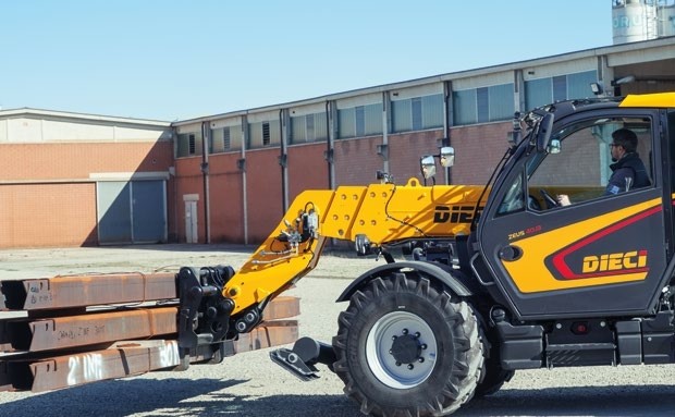 00_c4fd6435b9.jpg DIECI ZEUS 38.10 - GD Ładowarka teleskopowa 3.8t / 9.6m